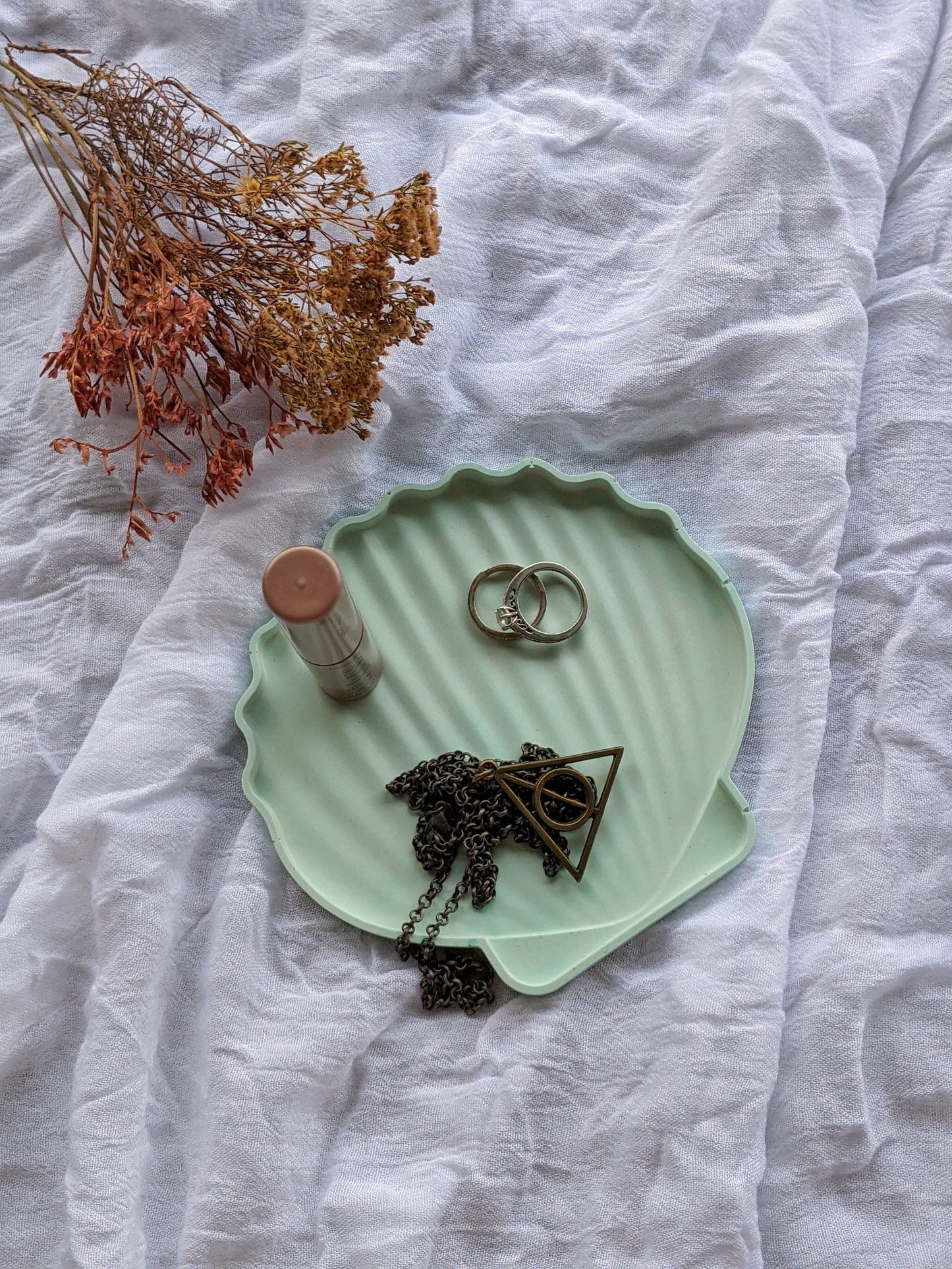 Flat Shell Trinket Tray